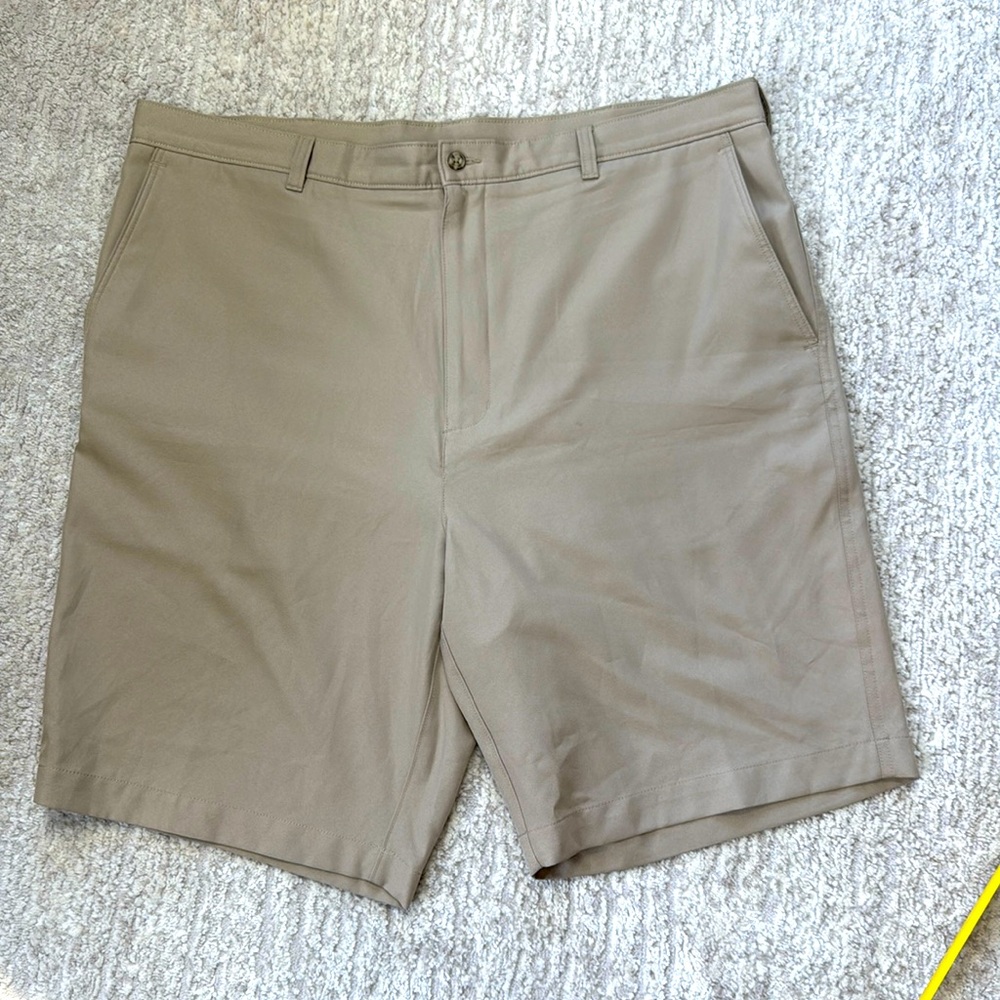 *LIKE NEW* PGA Tour Men's Dk. Khaki Polyester 10" Inseam Golf Shorts - Size 42